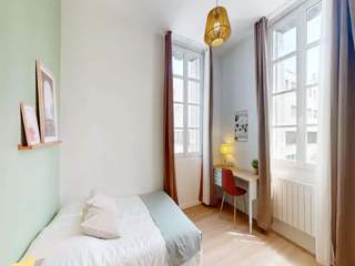 Room share, 9 rooms apartment, Bordeaux