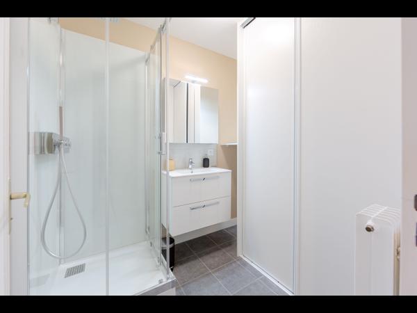 Location / Appartement 6 pièces de 95 m², Rennes, Rue Frédéric Mistral / Photo 8