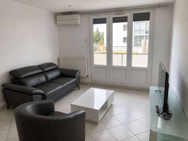 Colocation / Appartement 4 pièces de 62 m², Saint-Martin-d'Hères, Rue Franz Liszt / Photo 2