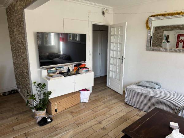 Colocation / Appartement 4 pièces de 85 m², Villejuif, Rue Jean Lurçat / Photo 2