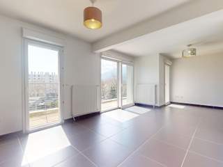 Location / 2 rooms apartment · 62 m², Grenoble, Rue Louise Michel