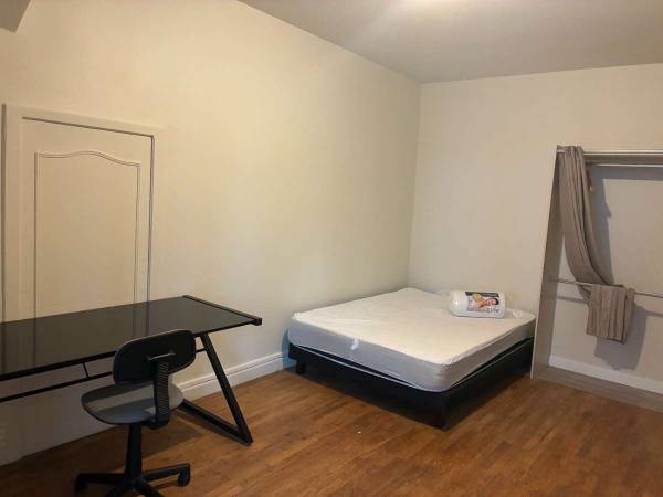 Colocation / Appartement 6 pièces de 166 m², Savigny, Route de Sain-Bel / Photo 2