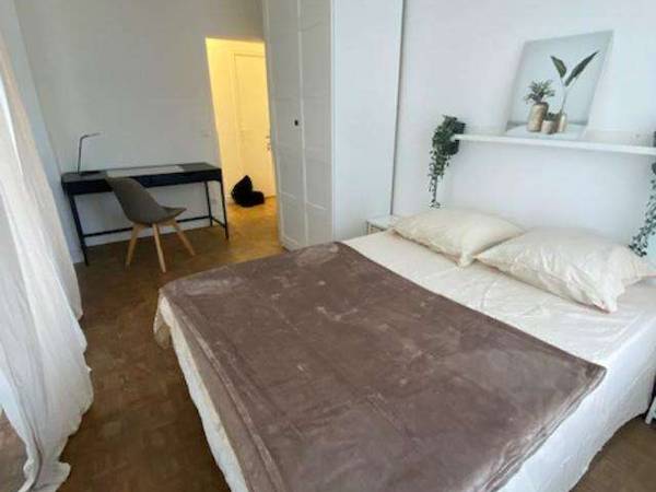 Colocation / Maison 10 pièces de 250 m², Créteil, Rue du General Lacharriere / Photo 6