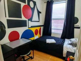 Chambre pour étudiant / Duplex 4 pièces de 92 m², Montréal, Rue Claude