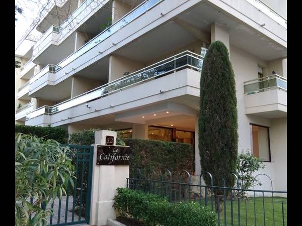 Location / Studio, Cannes / Photo 2