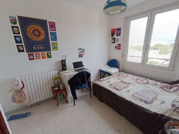 Colocation / Appartement 5 pièces de 80 m², Marseille, Avenue de la Timone / Photo 2