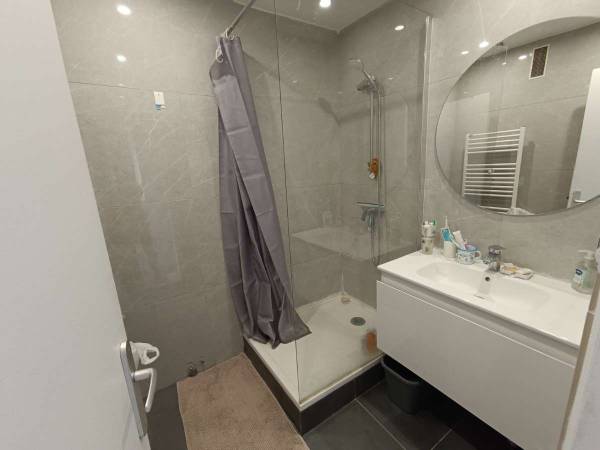 Colocation / Appartement 5 pièces de 80 m², Marseille, Avenue de la Timone / Photo 10