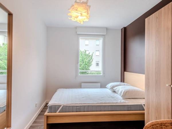 Colocation / Appartement 3 pièces de 69 m², Ville-la-Grand, Rue des Écoles / Photo 9