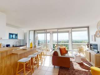 Room share / 7 rooms apartment · 102 m², Bron, Rue du Parc