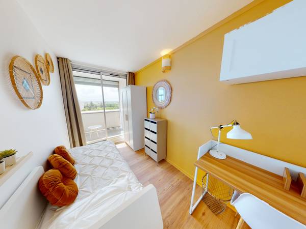 Colocation / Appartement 7 pièces de 102 m², Bron, Rue du Parc / Photo 2