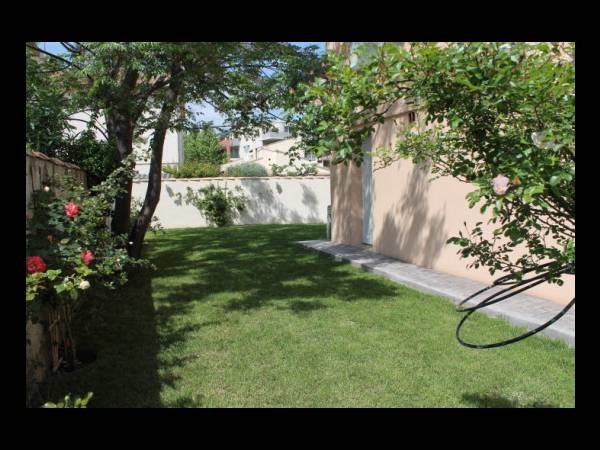 Location / Appartement 4 pièces de 66 m², Nîmes / Photo 2
