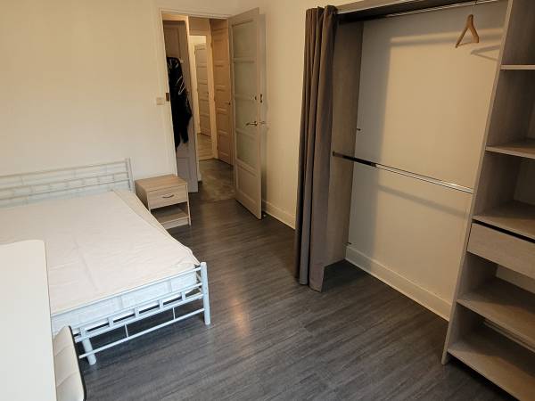 Colocation / Appartement 5 pièces de 74 m², Saint-Étienne, Rue du Onze Novembre / Photo 3