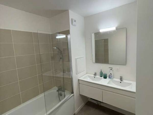 Colocation / Appartement 4 pièces de 80 m², Aubervilliers, Avenue du Président Roosevelt / Photo 6