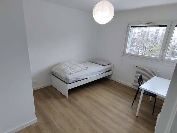 Colocation / Appartement 4 pièces de 73 m², Grenoble, Avenue Marie Reynoard / Photo 2