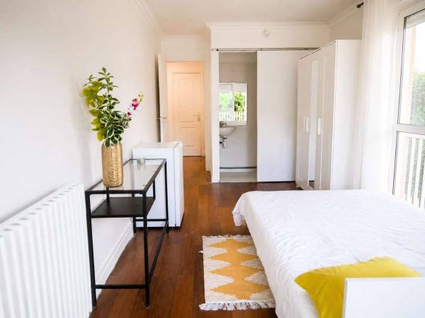 Colocation / Appartement 6 pièces de 87 m², Rosny-sous-Bois, Rue de Broglie / Photo 2