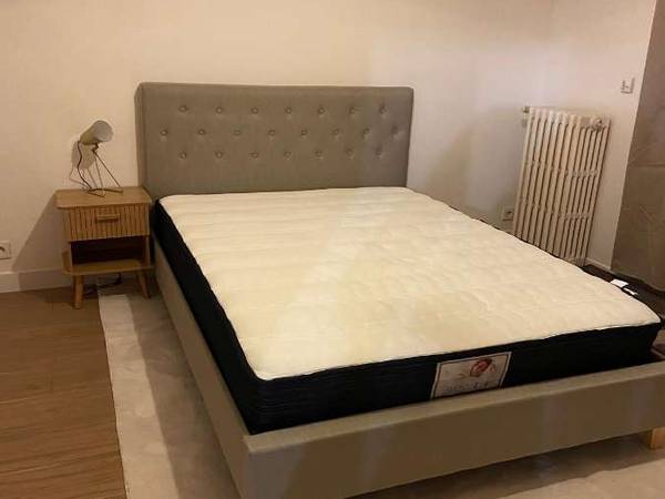 Colocation / Maison 7 pièces de 208 m², Romainville, Place Carnot / Photo 2