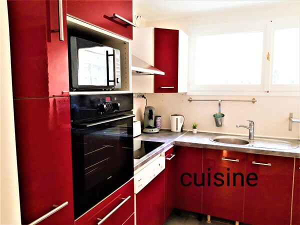 Colocation / Appartement 5 pièces de 90 m², Montigny-le-Bretonneux, Allée des Romarins / Photo 2