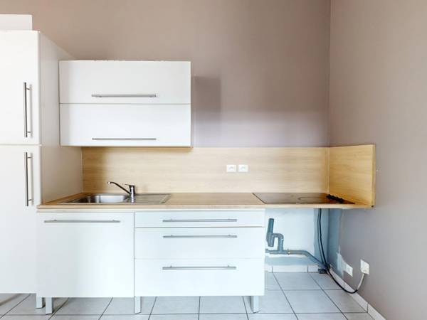 Location / Appartement 2 pièces de 47 m², Saint-Étienne, Rue Gabriel Péri / Photo 2