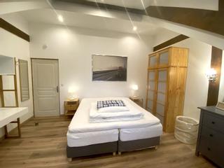 Chambre chez l'habitant / Maison 10 pièces de 245 m², Vénissieux, Rue Jean Duclos