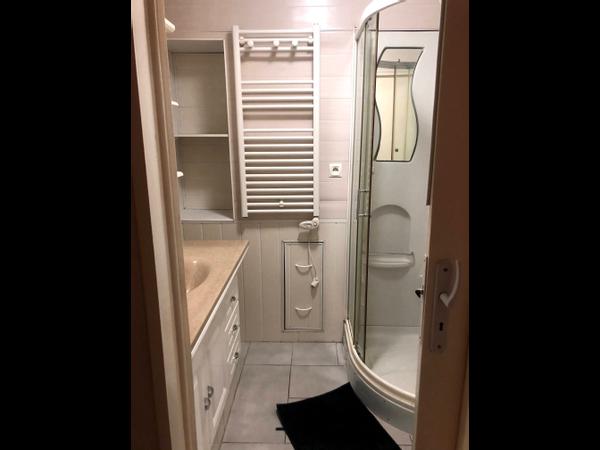 Colocation / Appartement 4 pièces de 70 m², Cenon, Rue Camille Pelletan / Photo 9
