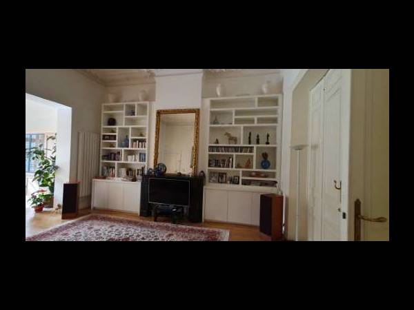 Flatsharing / 7-bedroom house · 240 m², Saint-Gilles, Rue Blanche / Photo 2