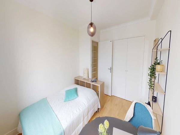 Colocation / Appartement 4 pièces de 90 m², Paris, Rue de Saussure / Photo 2