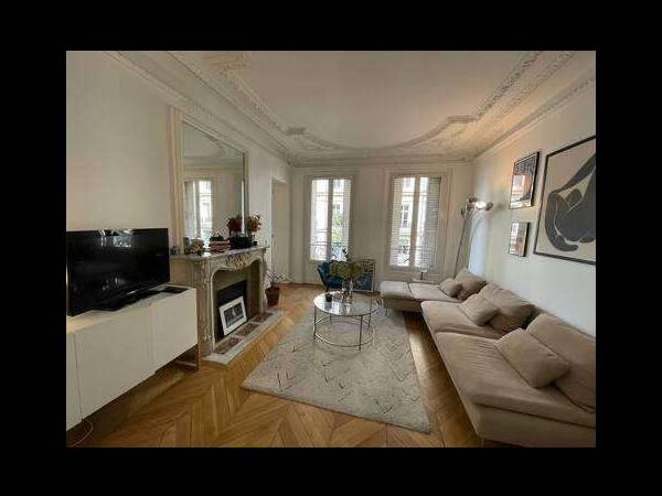 Sous-location / Appartement 4 pièces de 80 m², Paris, Rue du Faubourg Saint-Denis / Photo 2