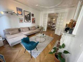 Sublet / 4-bedroom flat · 80 m², Paris, Rue du Faubourg Saint-Denis