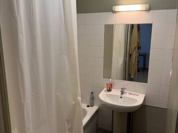 Colocation / Appartement 3 pièces de 65 m², Lyon, Rue de Montagny / Photo 9