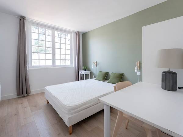 Colocation / Maison 11 pièces de 178 m², Talence, Rue Calixte Camelle / Photo 2