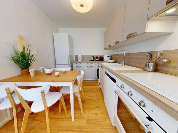 Colocation / Appartement 6 pièces de 94 m², Lyon, Avenue Georges Pompidou / Photo 2