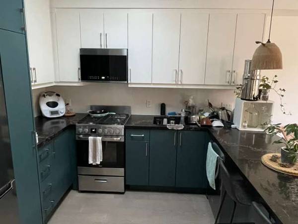 Sublet / 2-bedroom flat · 90 m², Toronto, Queen Street East / Photo 3