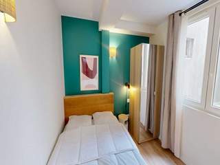 Room share / 5 rooms apartment · 70 m², Paris, Rue Lally Tollendal