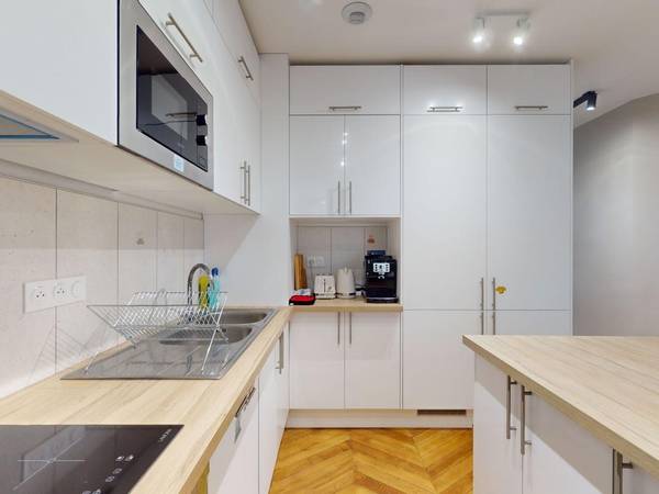 Colocation / Appartement 8 pièces de 185 m², Paris, 39 Bis Blvd Ney, / Photo 2