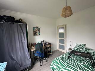 Room share / 5 rooms house · 75 m², Kraainem, Rue Esselveld