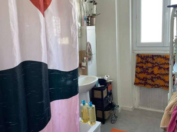 Colocation / Immeuble 3 pièces de 100 m², Montreuil, Rue de Paris / Photo 6