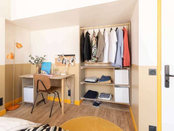 Colocation / Maison 10 pièces de 216 m², Paris, Rue Michal / Photo 2