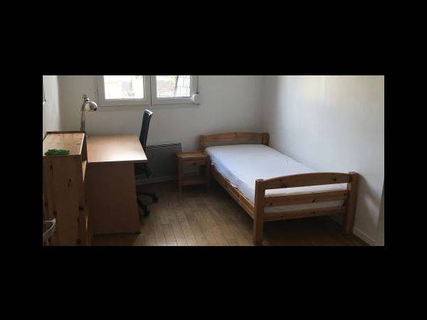 Colocation / Appartement 4 pièces de 67 m², Orsay, Passage du Chemin de Fer / Photo 6