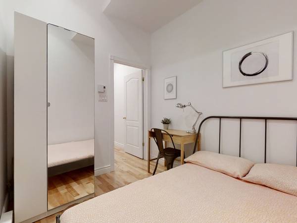 Colocation / Appartement 6 pièces de 140 m², Montréal / Photo 14