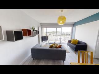 Room share / 5 rooms apartment · 107 m², Bron