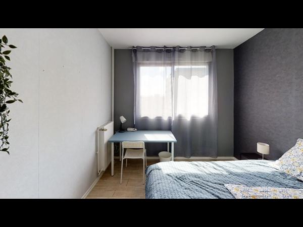 Colocation / Appartement 5 pièces de 107 m², Bron / Photo 11