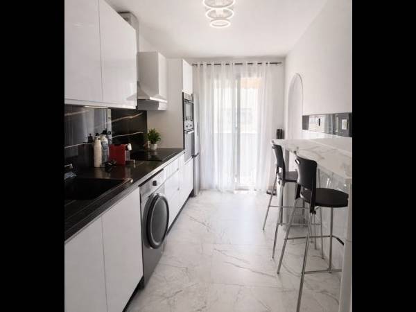 Chambre pour étudiant / Appartement 4 pièces de 80 m², Nice, Rue Auguste Pégurier / Photo 2
