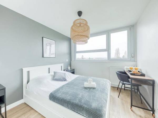 Colocation / Appartement 5 pièces de 100 m², Pontoise, Boulevard des Cordeliers 4e Etage / Photo 2