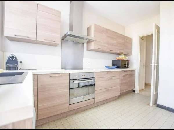 Colocation / Appartement 4 pièces de 100 m², Lyon, Rue Commandant Charcot / Photo 2