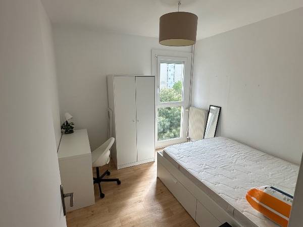 Colocation / Appartement 4 pièces de 62 m², Rennes, Allée de Malmoe / Photo 2