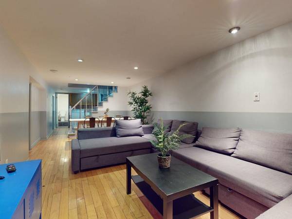 Colocation / Appartement 5 pièces de 160 m², Montréal / Photo 2