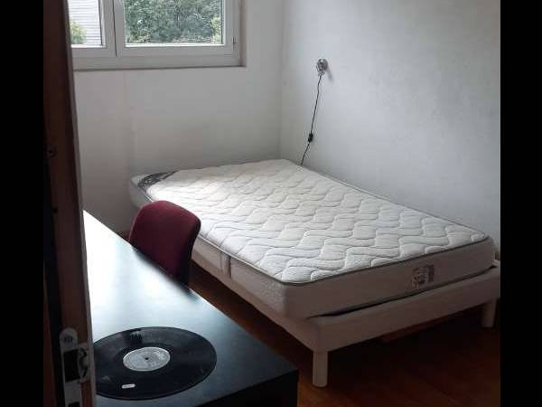 Colocation / Appartement 4 pièces de 62 m², Grenoble, Rue Léon Jouhaux / Photo 3