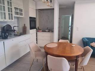Room in a live-in landlord's home / 1 room apartment, Clamart
