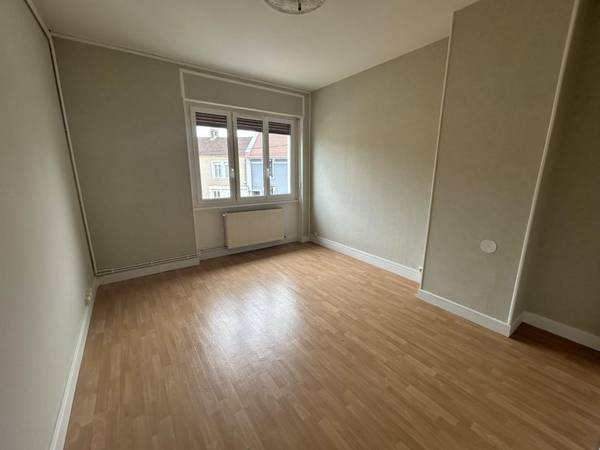Location / Appartement 2 pièces de 44 m², Le Creusot, Rue du Docteur Rebillard / Photo 2