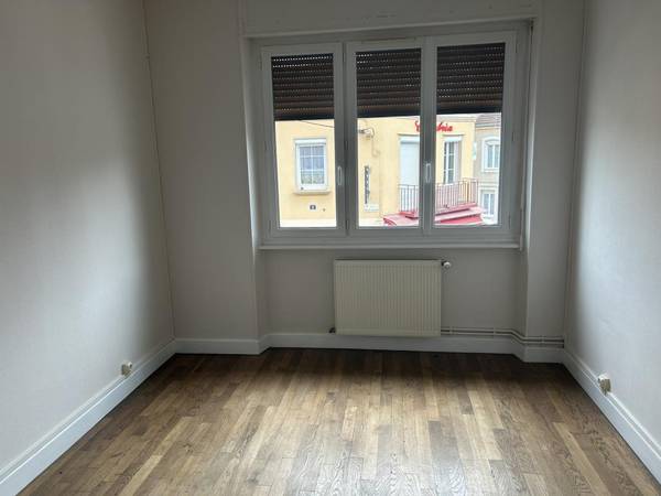 Location / Appartement 2 pièces de 44 m², Le Creusot, Rue du Docteur Rebillard / Photo 4